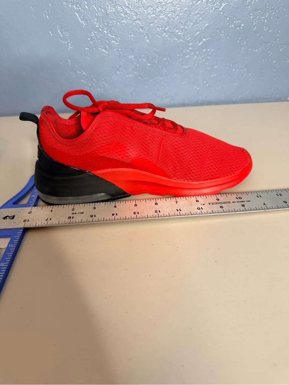 Nike Air Max Motion 2 in University Red and Black A00266-601 men size 8
